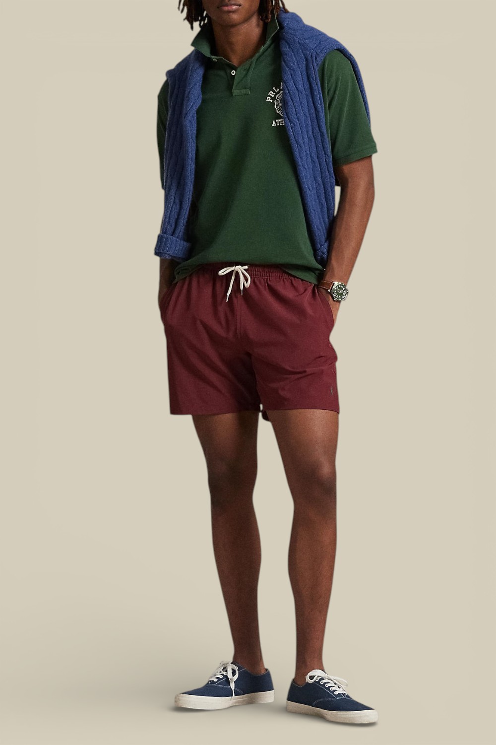 תמונת כל הלוק של מכנסי גלישה